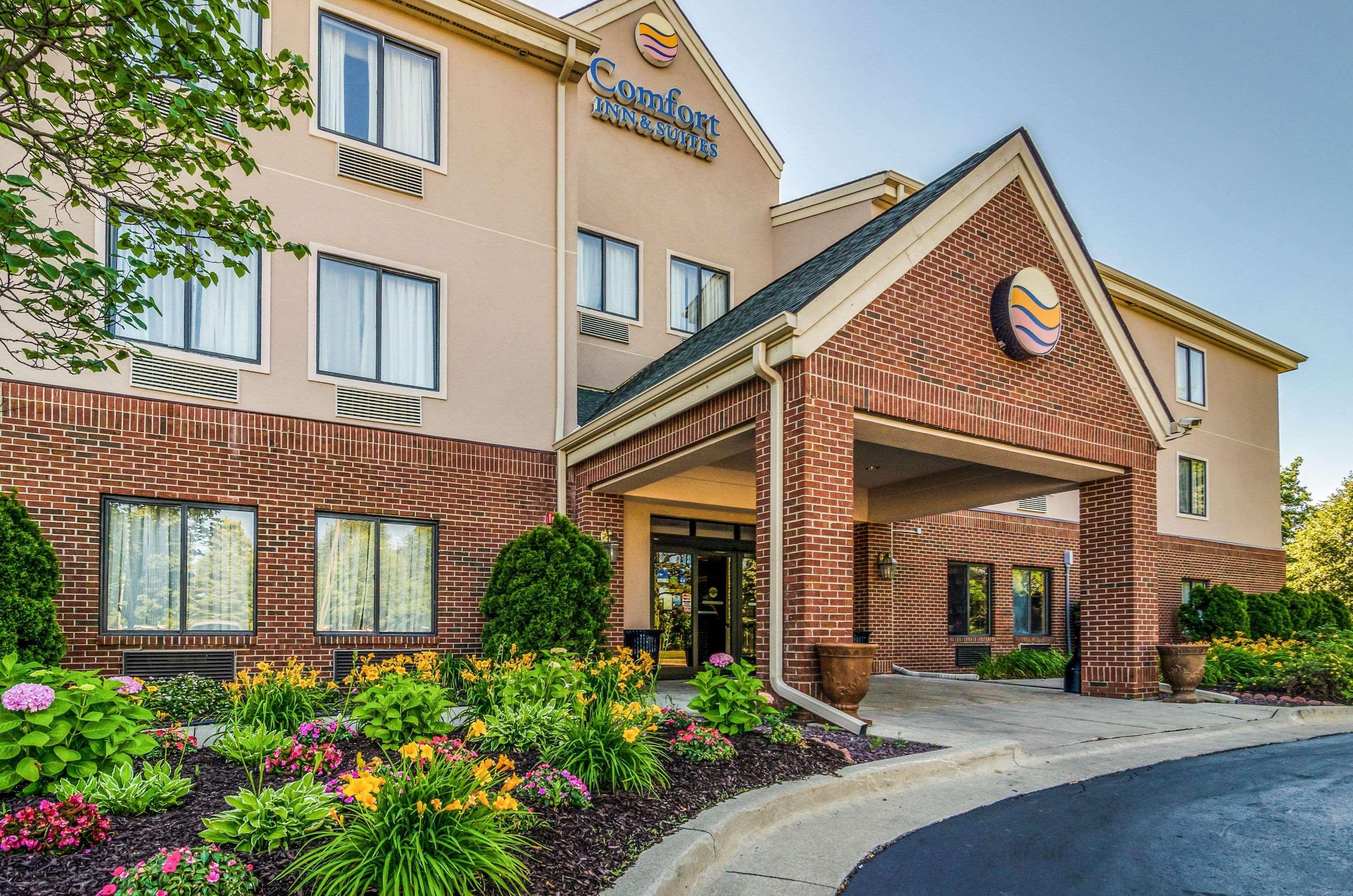 Comfort Inn & Suites University South Ann Arbor Exterior photo