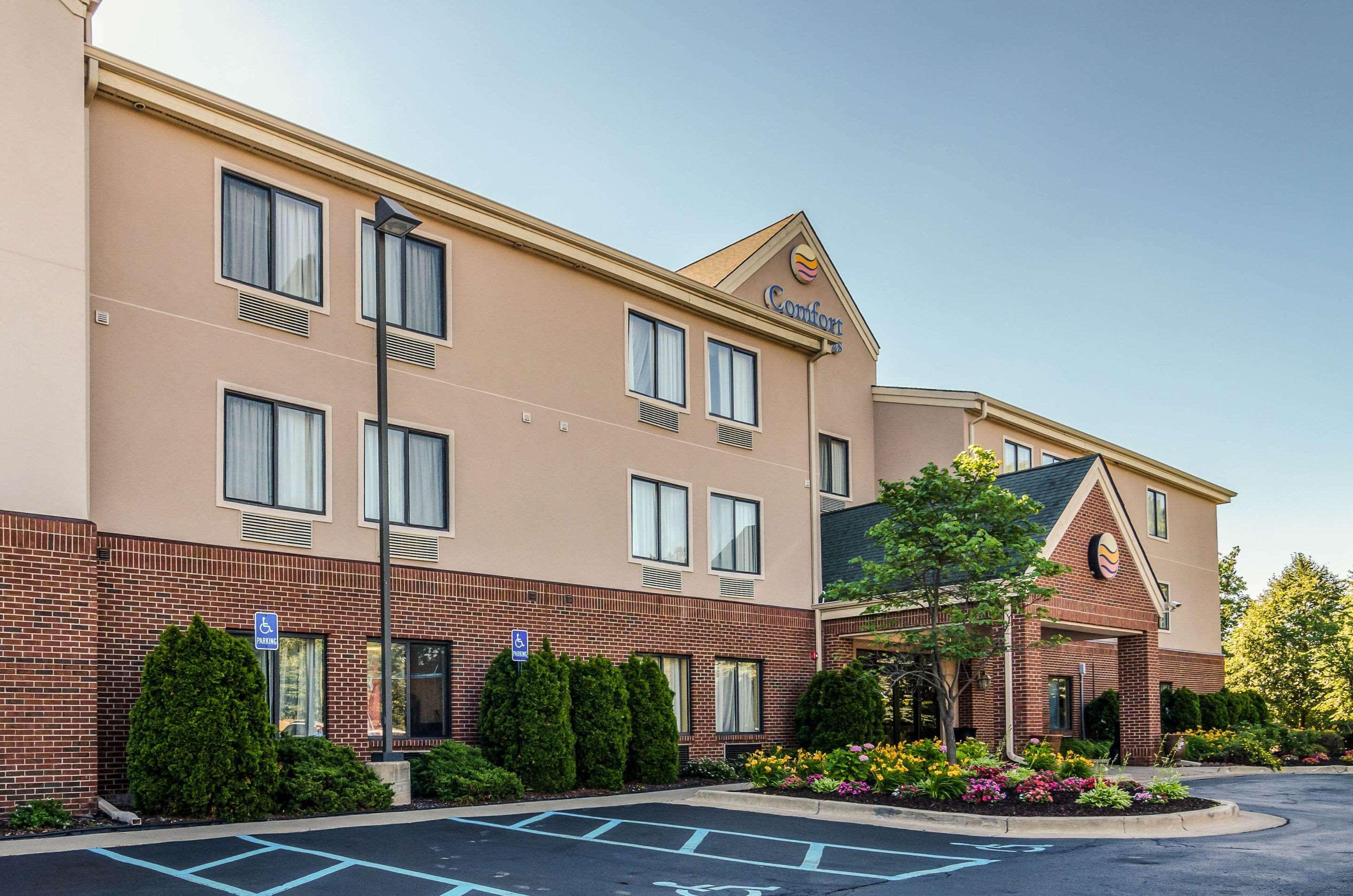 Comfort Inn & Suites University South Ann Arbor Exterior photo